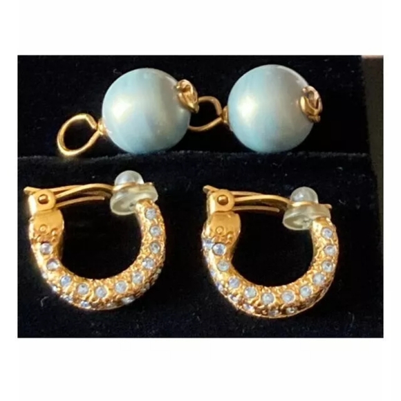 Chanel Vintage Earrings Coco Logo Motif Swing Pale Blue Rhinestone Gold Plated - Picture 2 of 12
